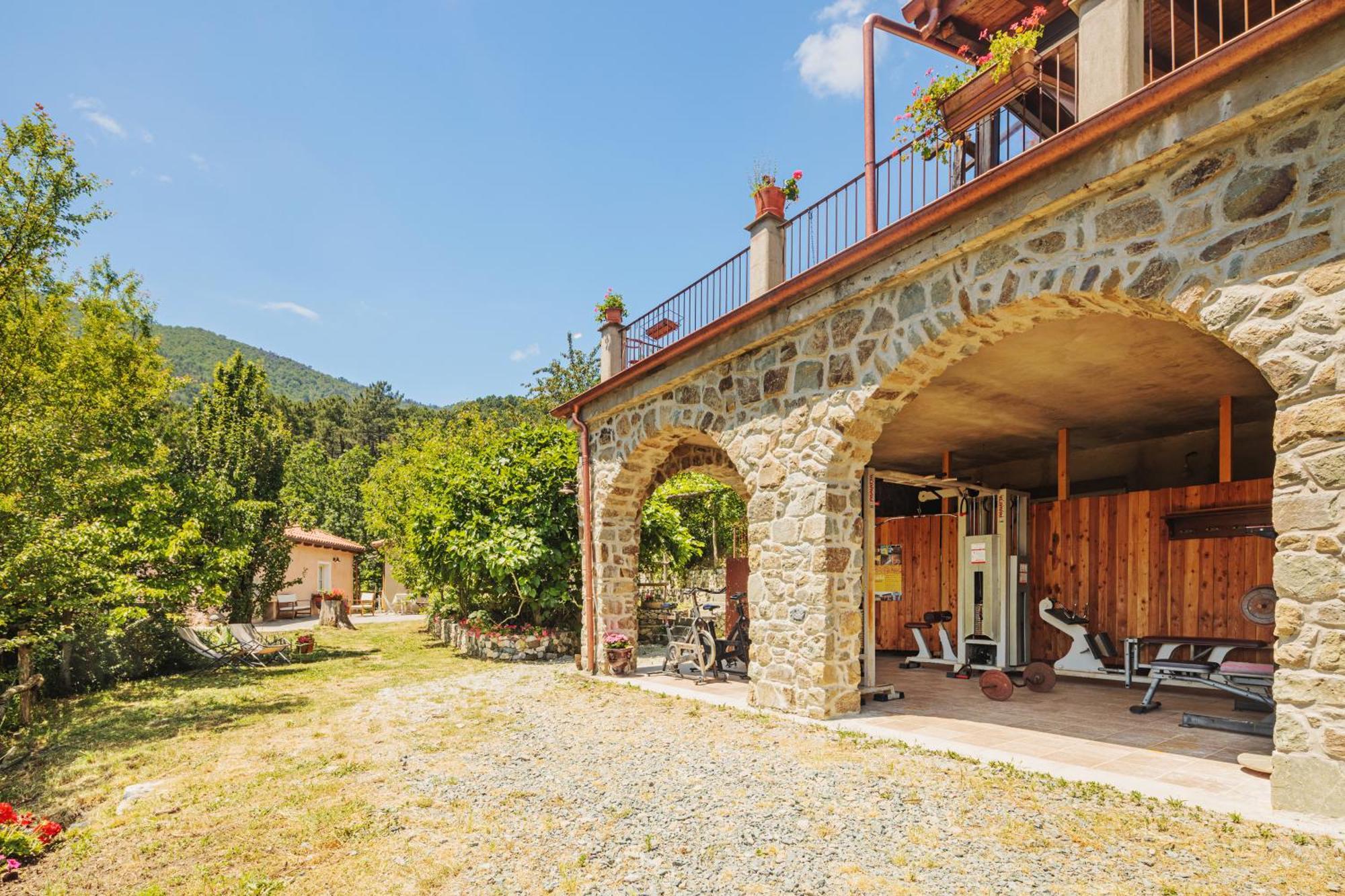 Agriturismo Di Charme E Ristorante Stallato Il Filo Di Paglia Carro Exterior photo